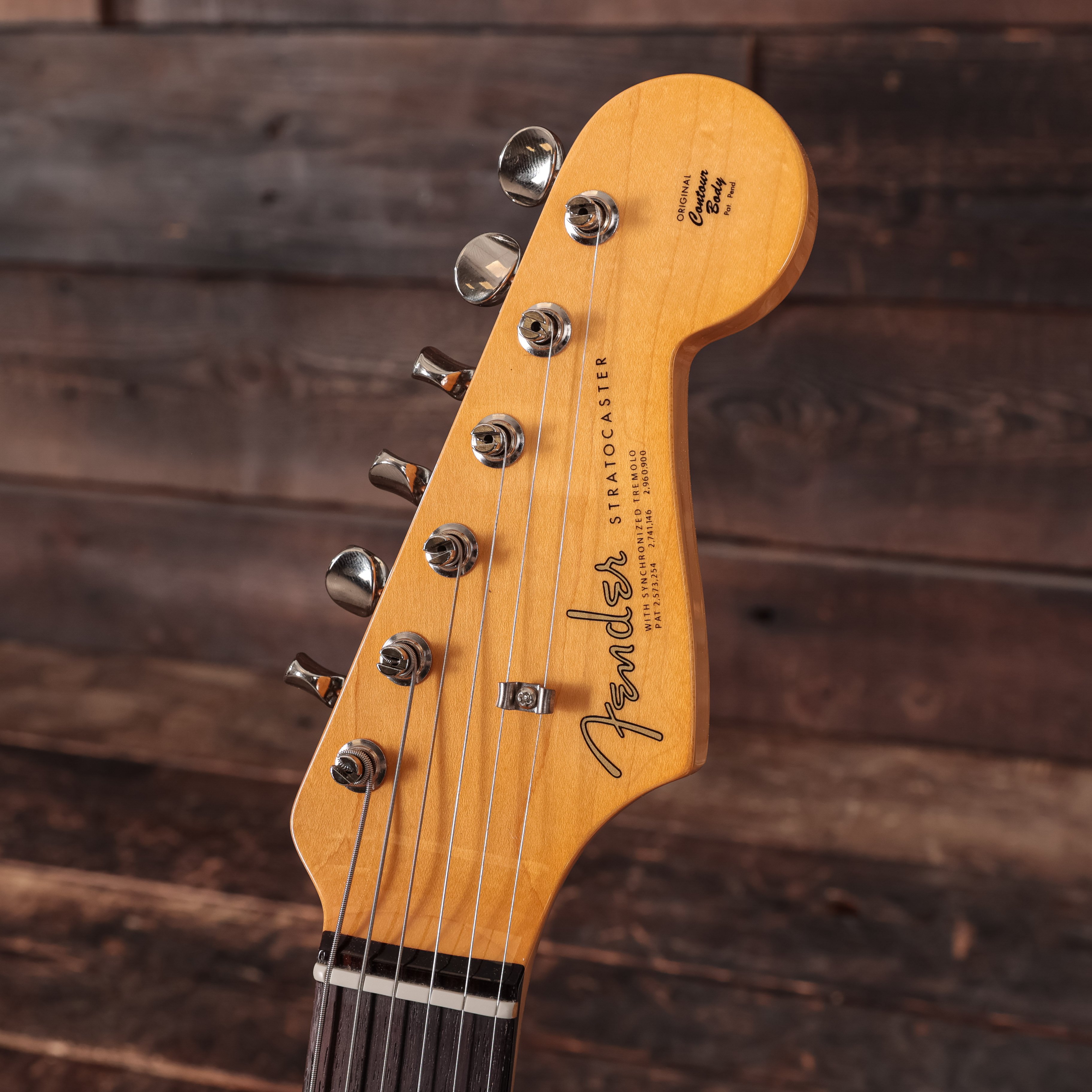 Fender Custom Shop '63 Stratocaster NOS Electric Guitar in Gold Sparkle
